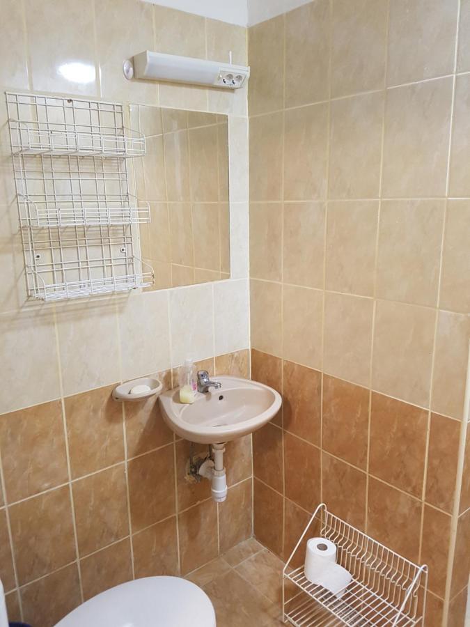 Kriszta Apartmanház Balatonlelle Exterior foto